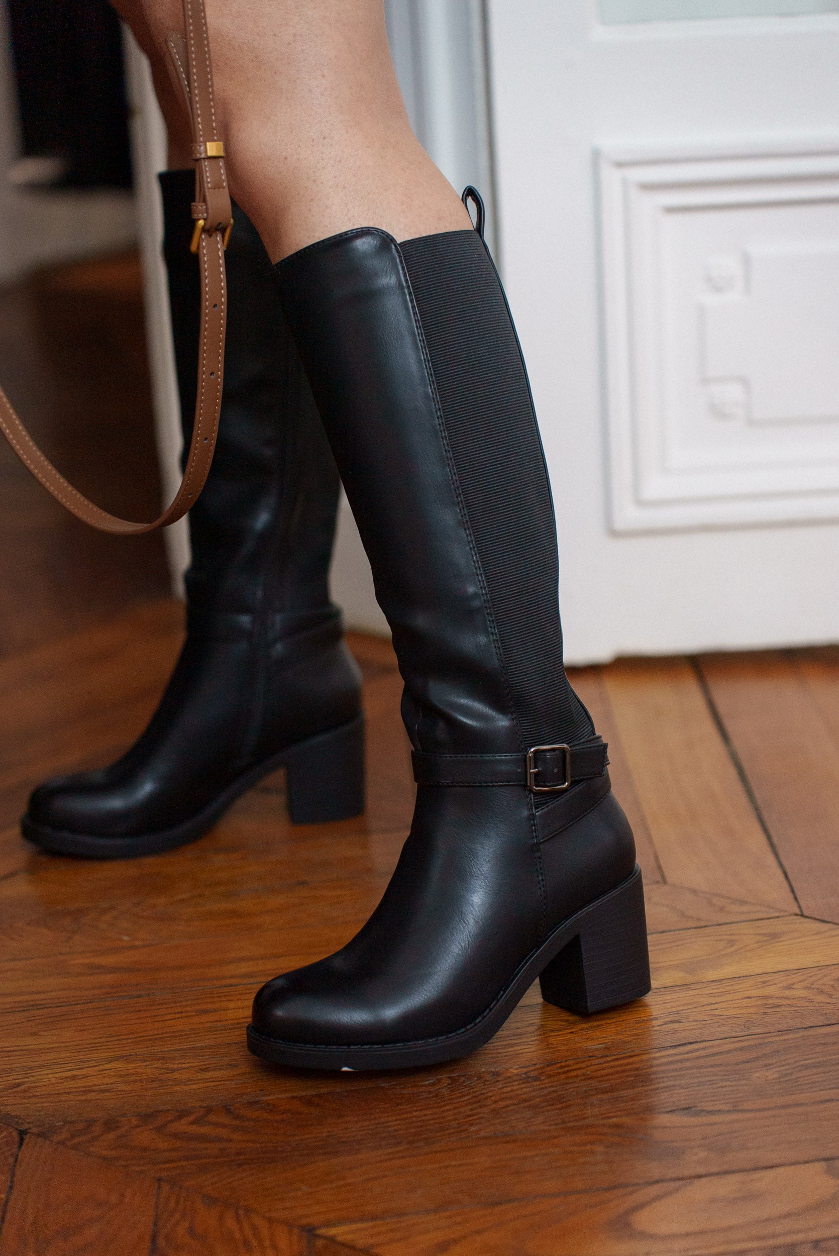 Bottes hautes talons carrés à boucles