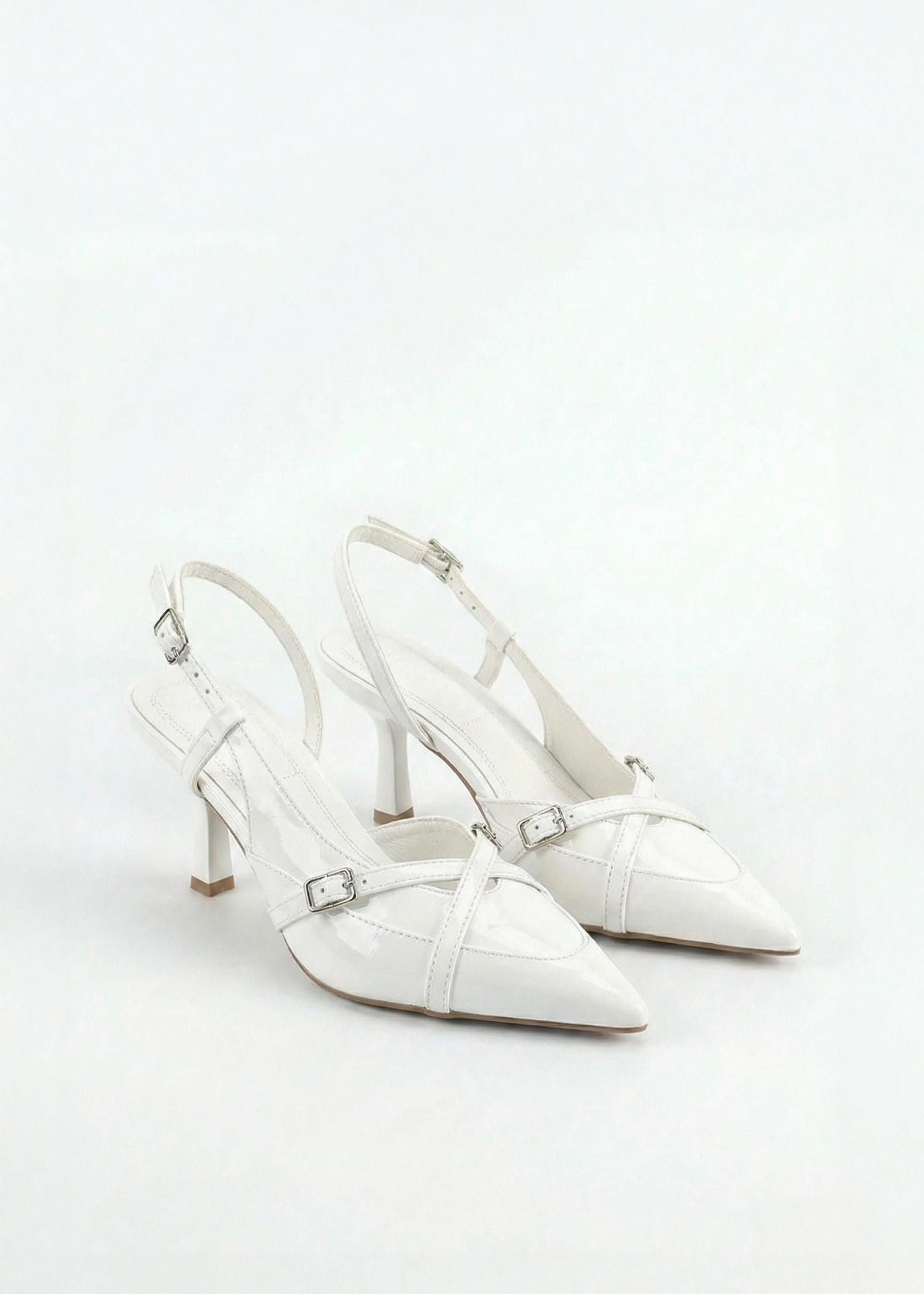 Escarpins Slingback vernis plissés à brides croisées