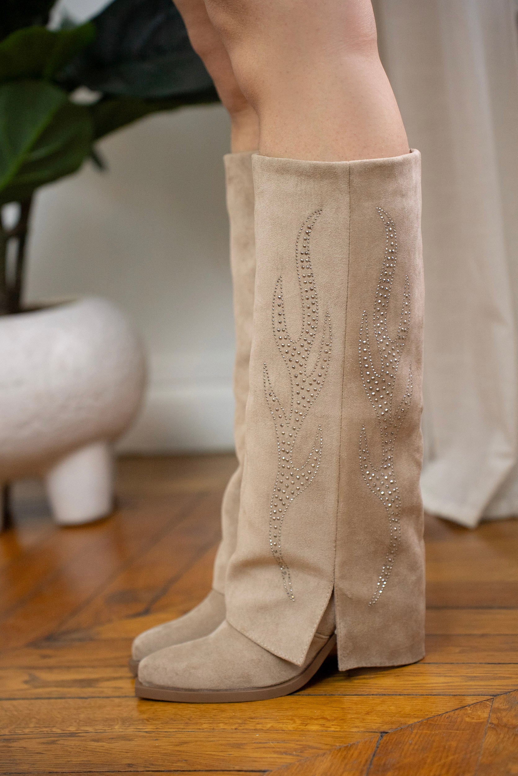 Bottes hautes en daim suédine à strass