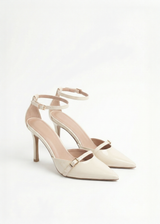 Escarpins bouts pointus vernis à brides