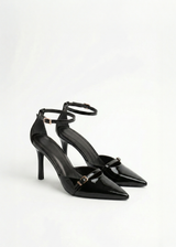 Escarpins bouts pointus vernis à brides